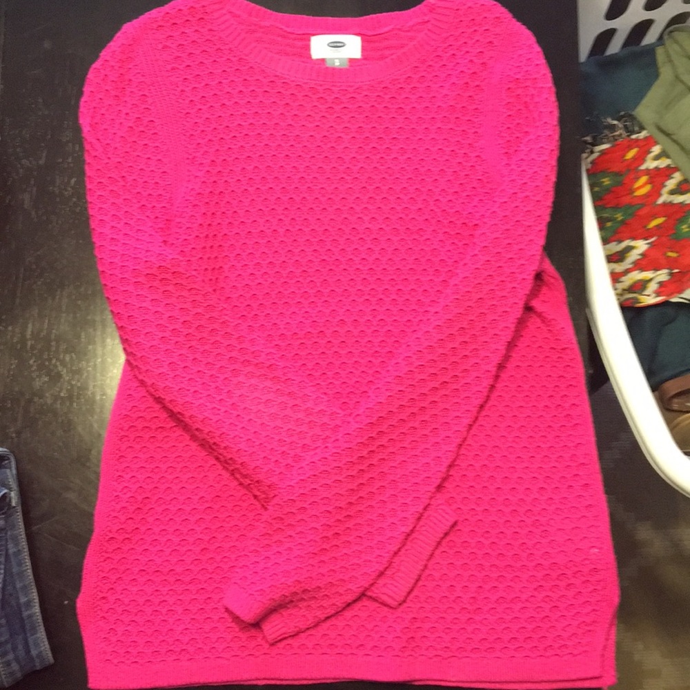 Hot pink Old Navy cable knit sweater
